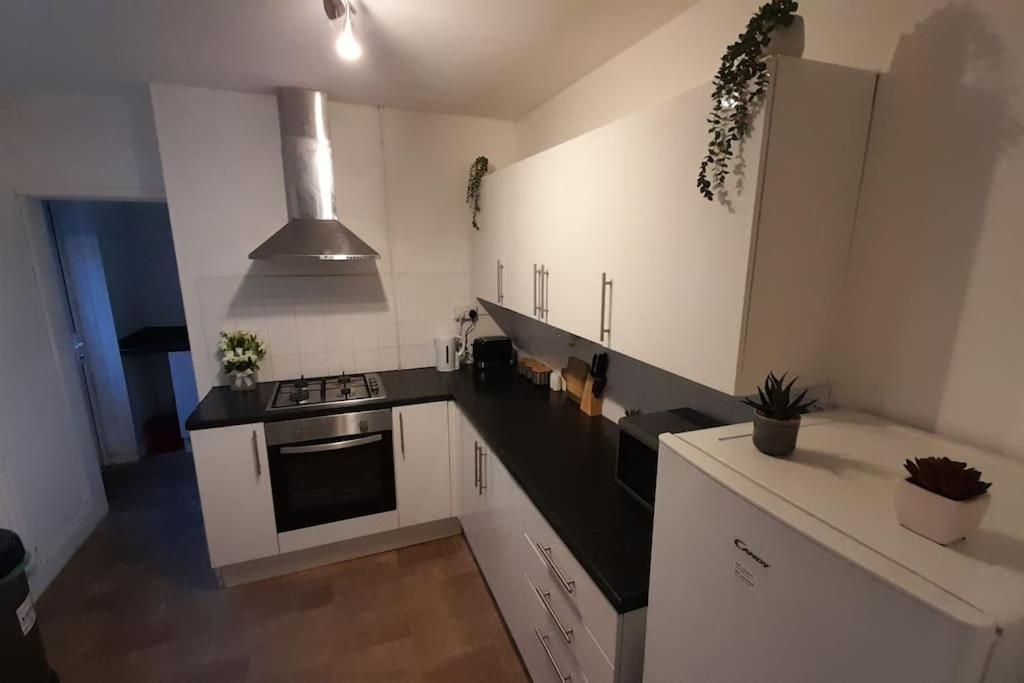 Spacious 4 Bedroom, Free Netflix, Central Location Cardiff Zewnętrze zdjęcie