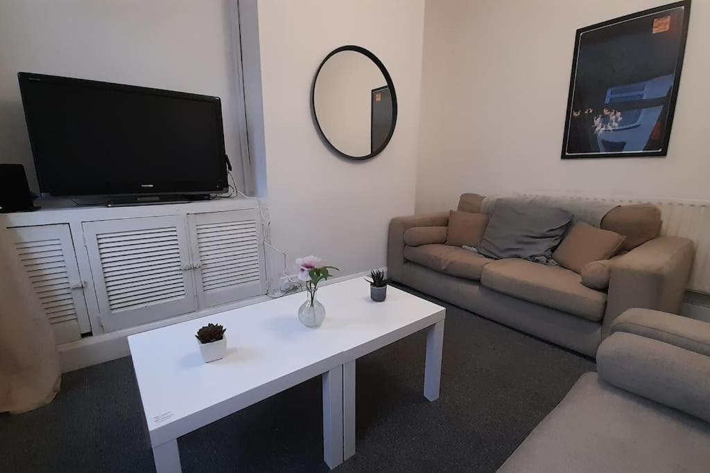 Spacious 4 Bedroom, Free Netflix, Central Location Cardiff Zewnętrze zdjęcie