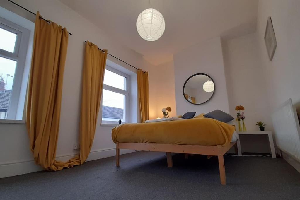 Spacious 4 Bedroom, Free Netflix, Central Location Cardiff Zewnętrze zdjęcie