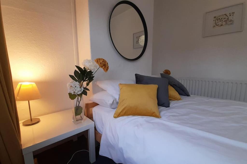 Spacious 4 Bedroom, Free Netflix, Central Location Cardiff Zewnętrze zdjęcie