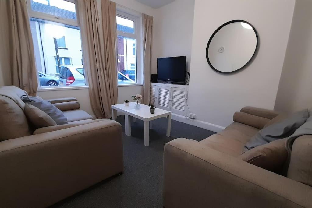 Spacious 4 Bedroom, Free Netflix, Central Location Cardiff Zewnętrze zdjęcie