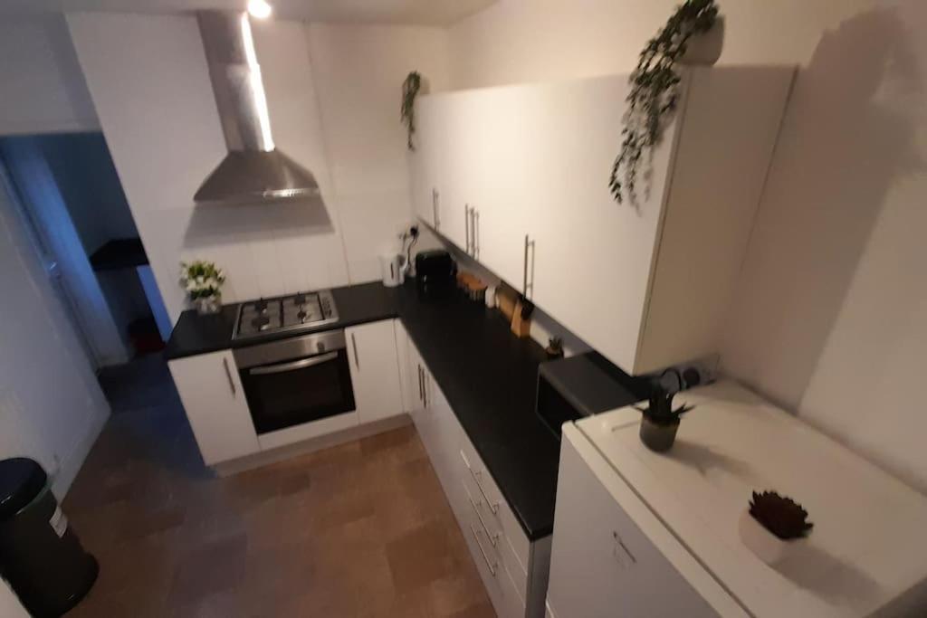 Spacious 4 Bedroom, Free Netflix, Central Location Cardiff Zewnętrze zdjęcie
